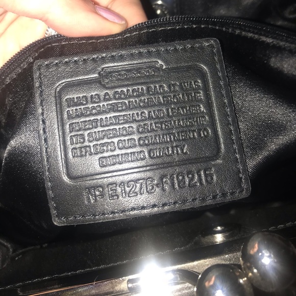 AUTHENTIC COACH PURSE - Picture 4 of 4
